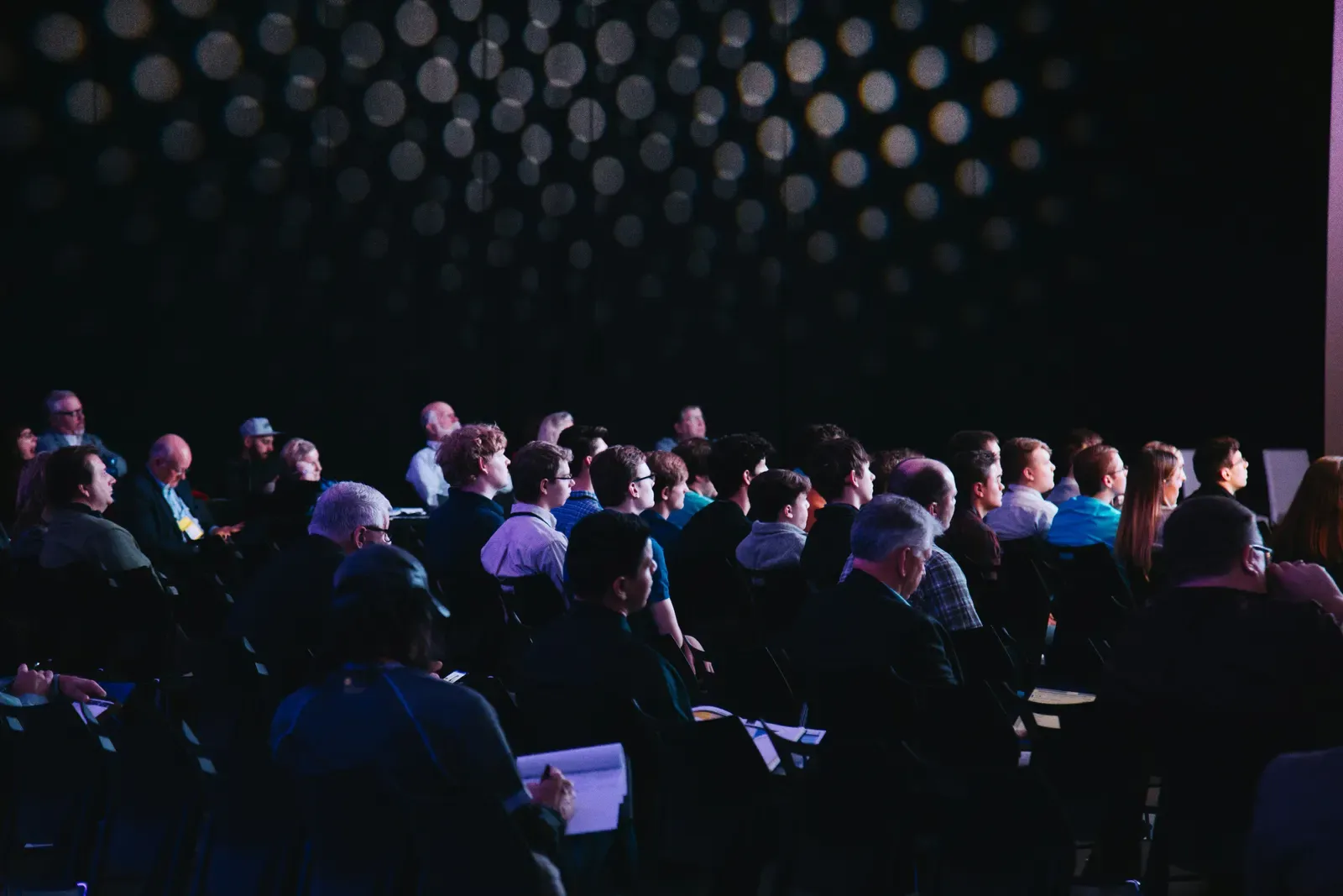 Convention professionnelle dans une salle de séminaire à Bordeaux